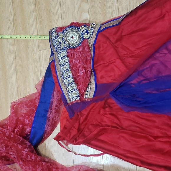 Ready to wear Sarees Free size - Picture 3 of 9
